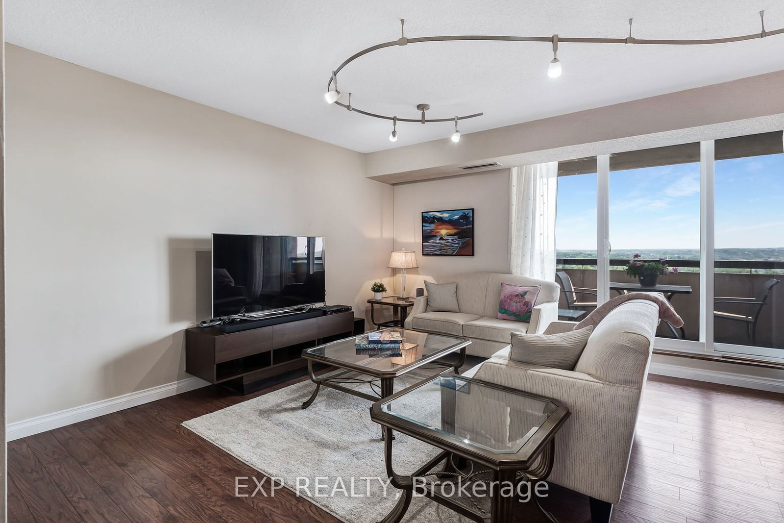 40 William Roe Blvd, unit 1007 for sale - image #7