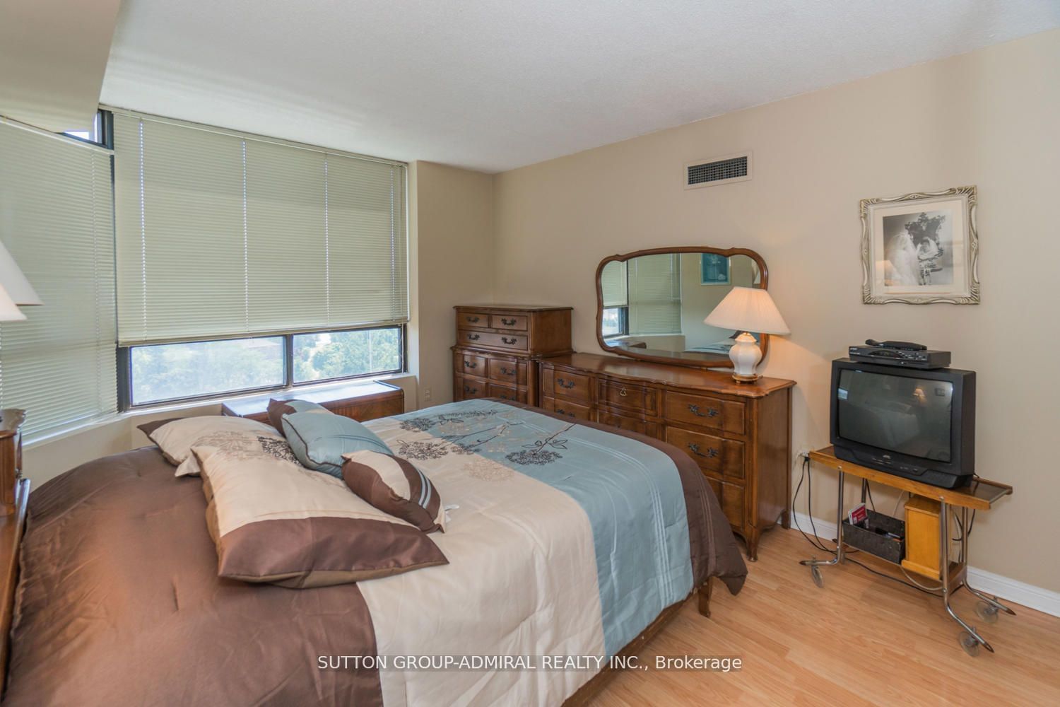 7601 Bathurst St, unit 702 for sale - image #21