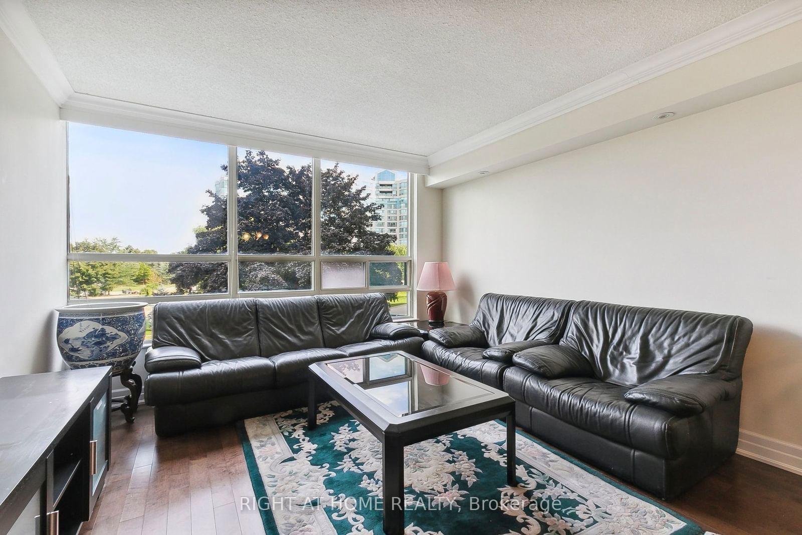 7805 Bayview Ave, unit 305 for sale - image #10