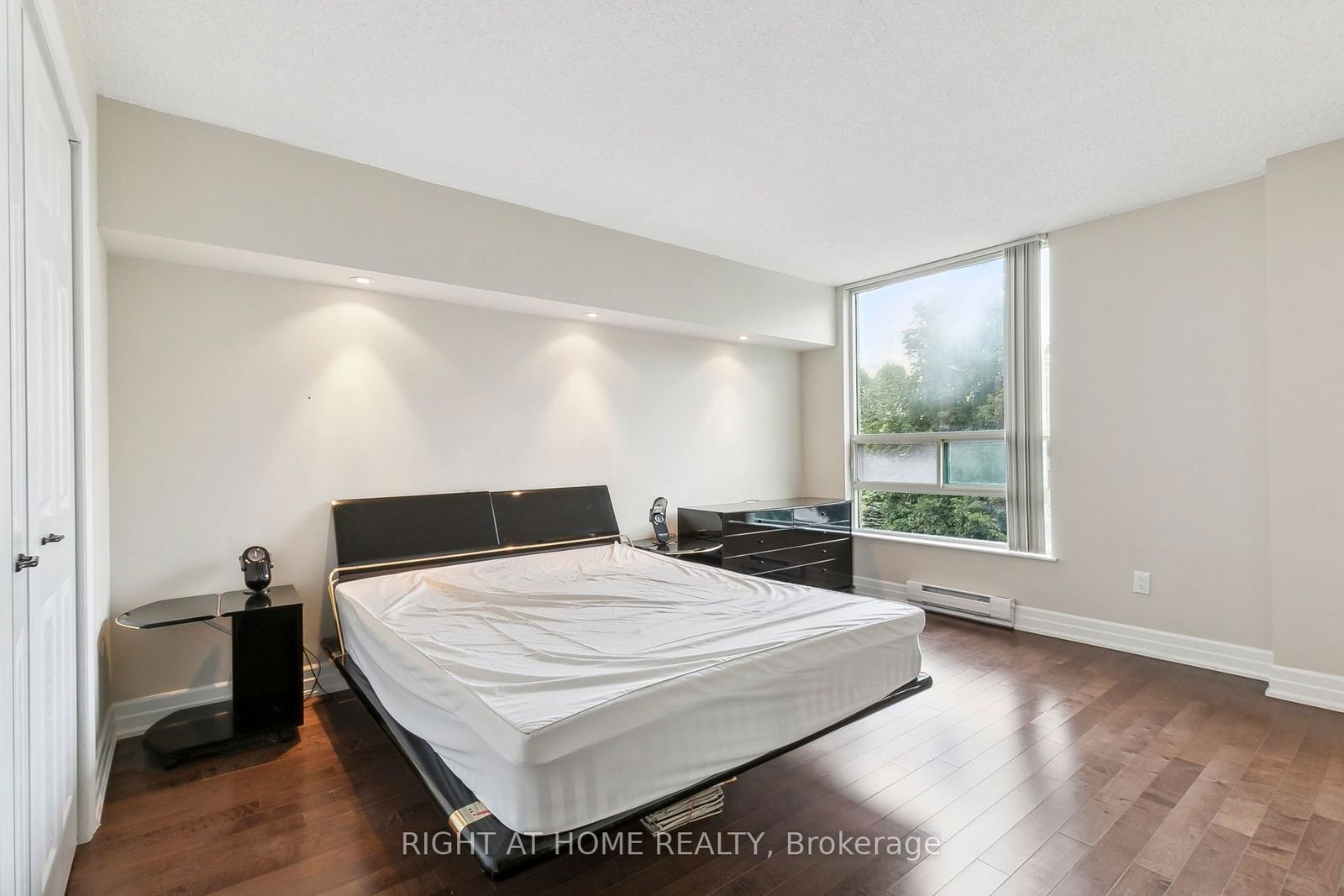 7805 Bayview Ave, unit 305 for sale - image #13