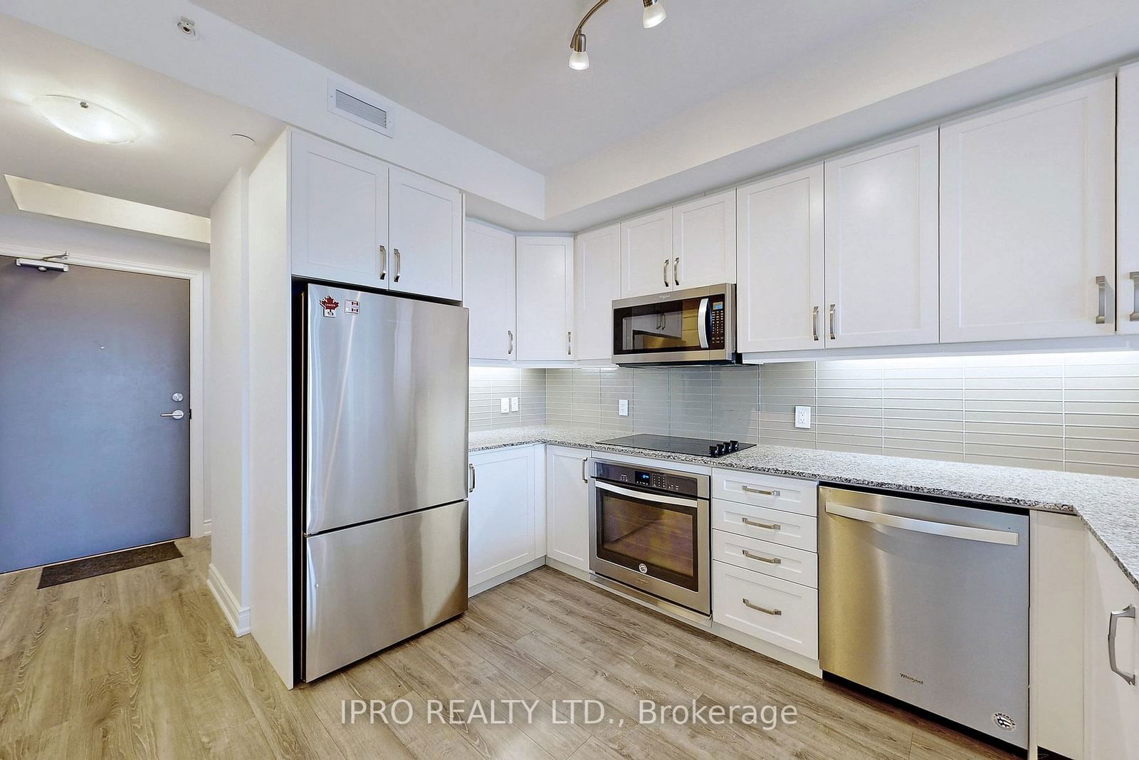 9618 Yonge St, unit 1103 for rent - image #13