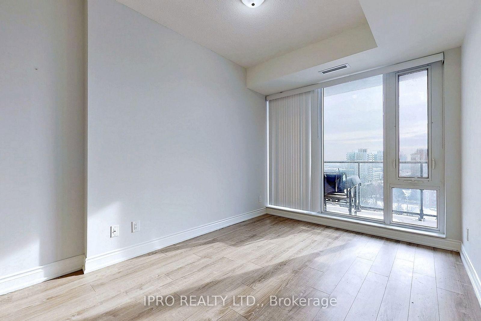 9618 Yonge St, unit 1103 for rent - image #17