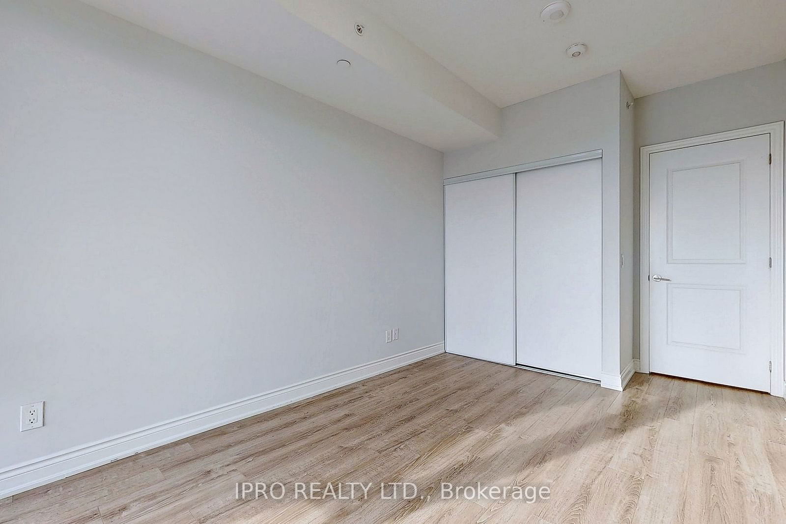 9618 Yonge St, unit 1103 for rent - image #18