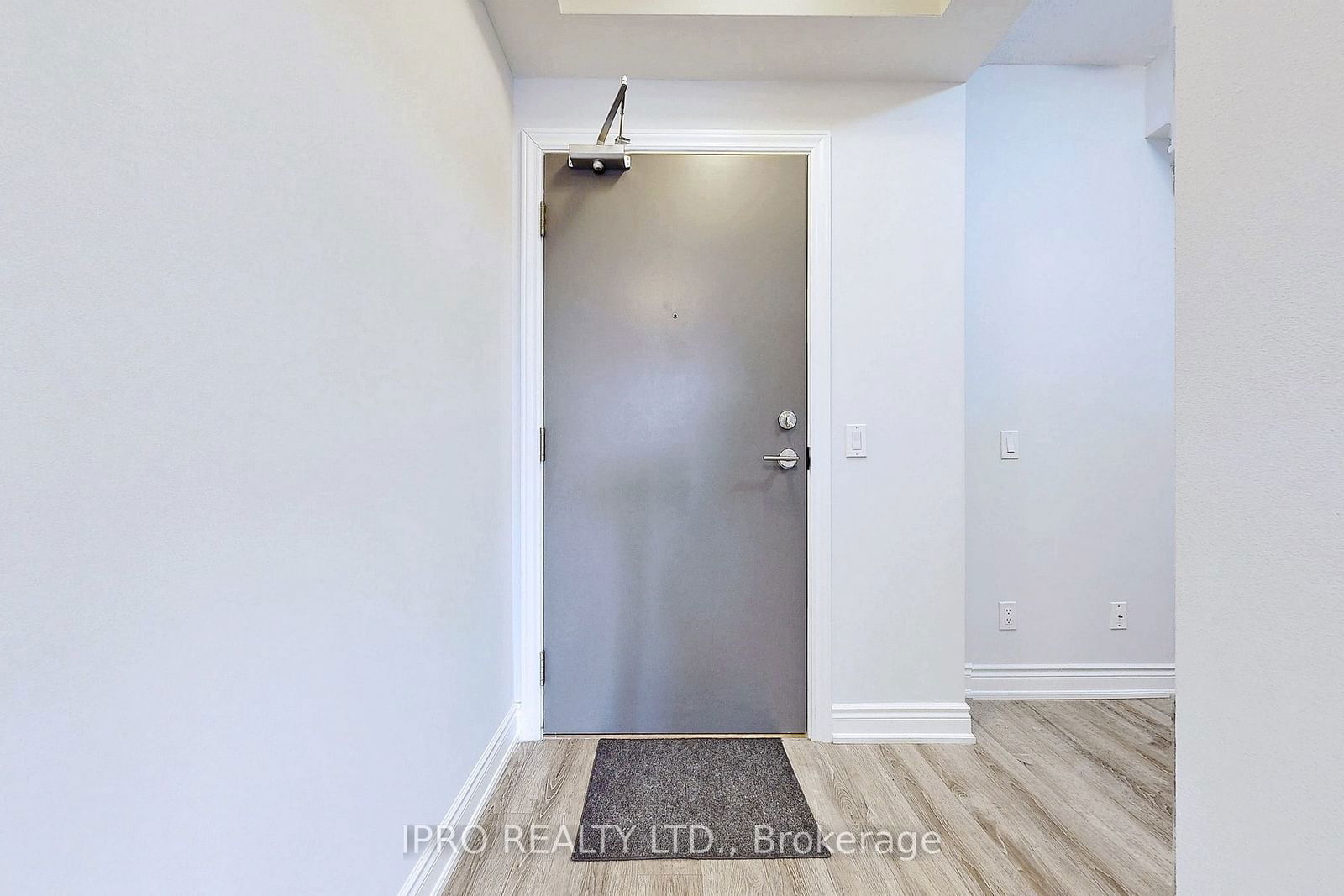 9618 Yonge St, unit 1103 for rent - image #23