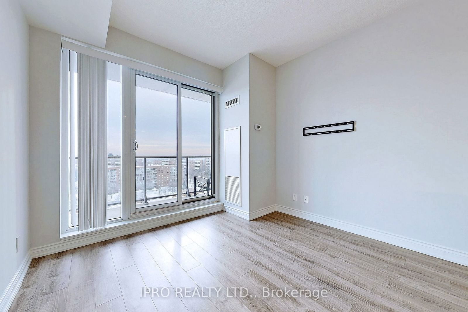 9618 Yonge St, unit 1103 for rent - image #4