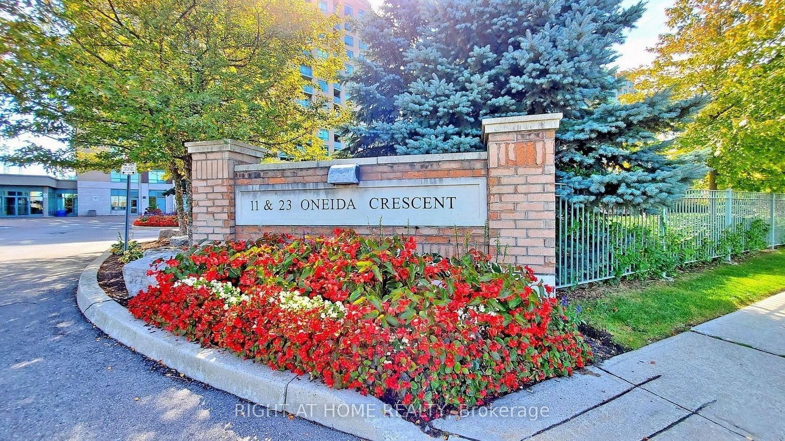 11 Oneida Cres, unit Ph01 for sale - image #35