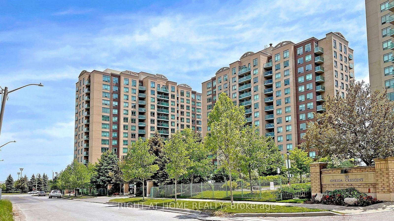 11 Oneida Cres, unit Ph01 for sale - image #36