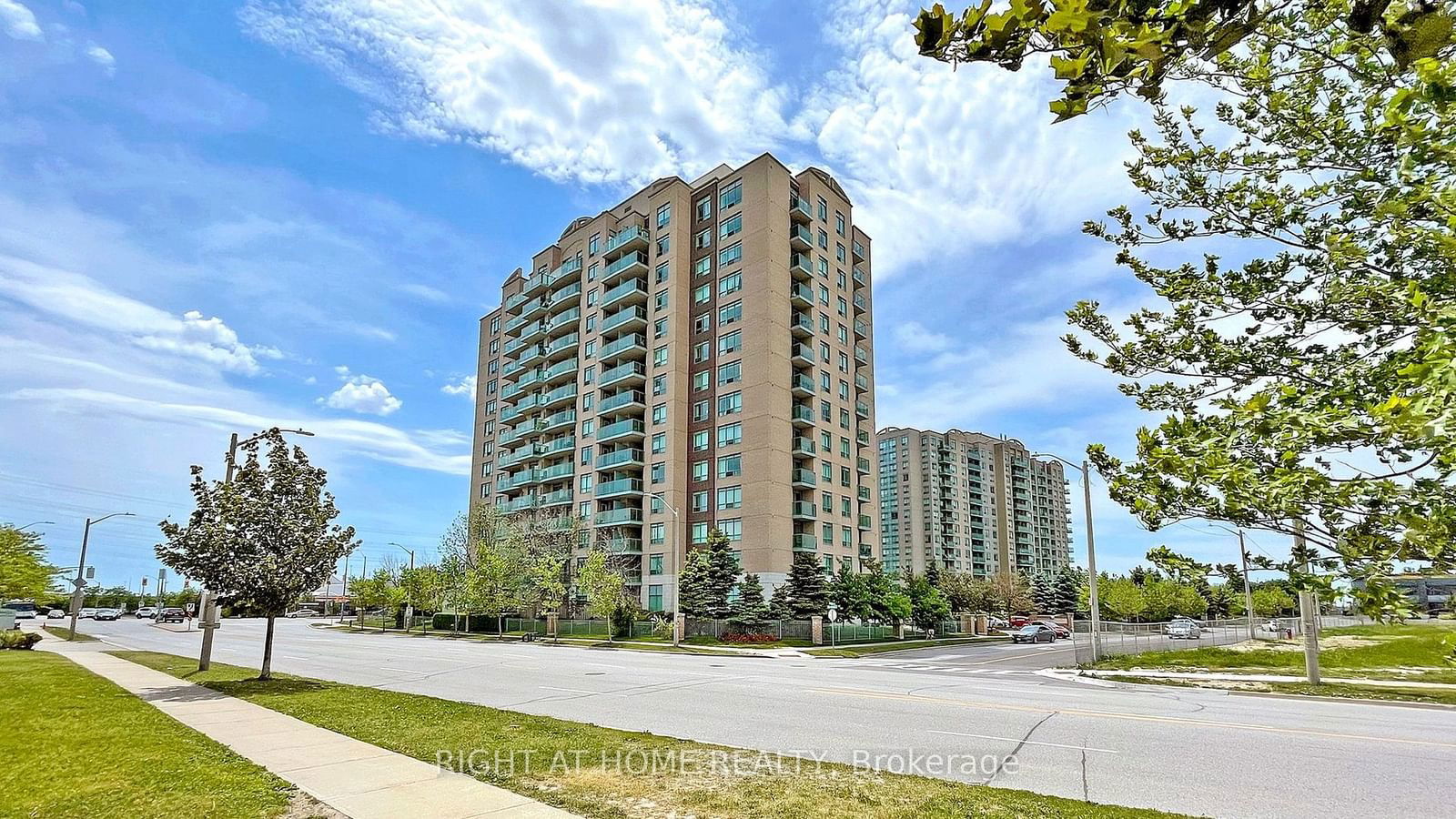 11 Oneida Cres, unit Ph01 for sale - image #37