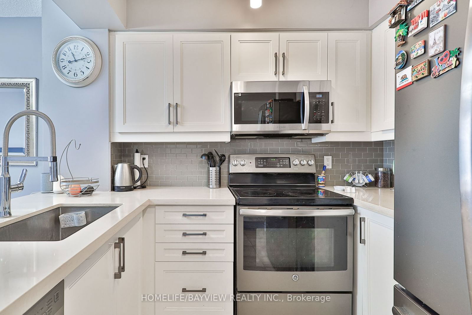 330 Red Maple Rd, unit 212 for sale - image #8