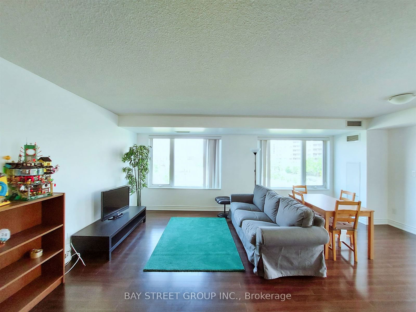 233 South Park Rd, unit 510 for sale - image #8