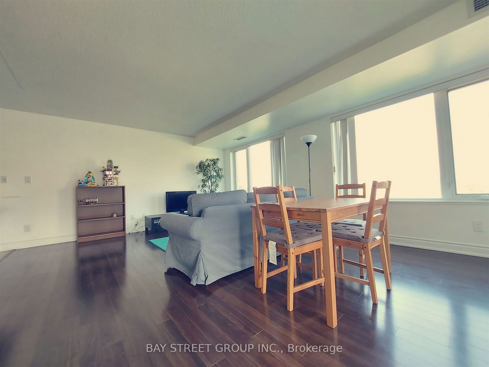 233 South Park Rd, unit 510 for sale - image #9