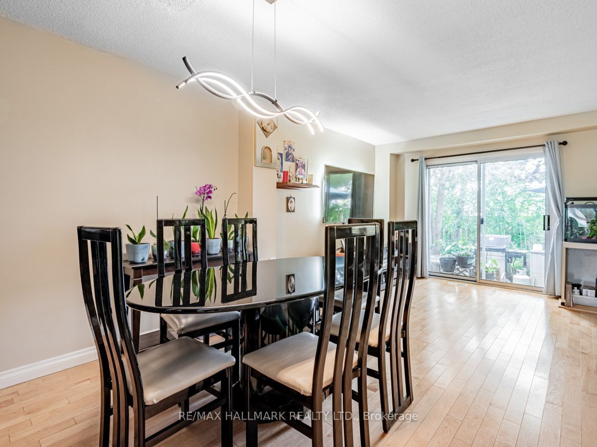 1660 John St, unit 4 for sale - image #8