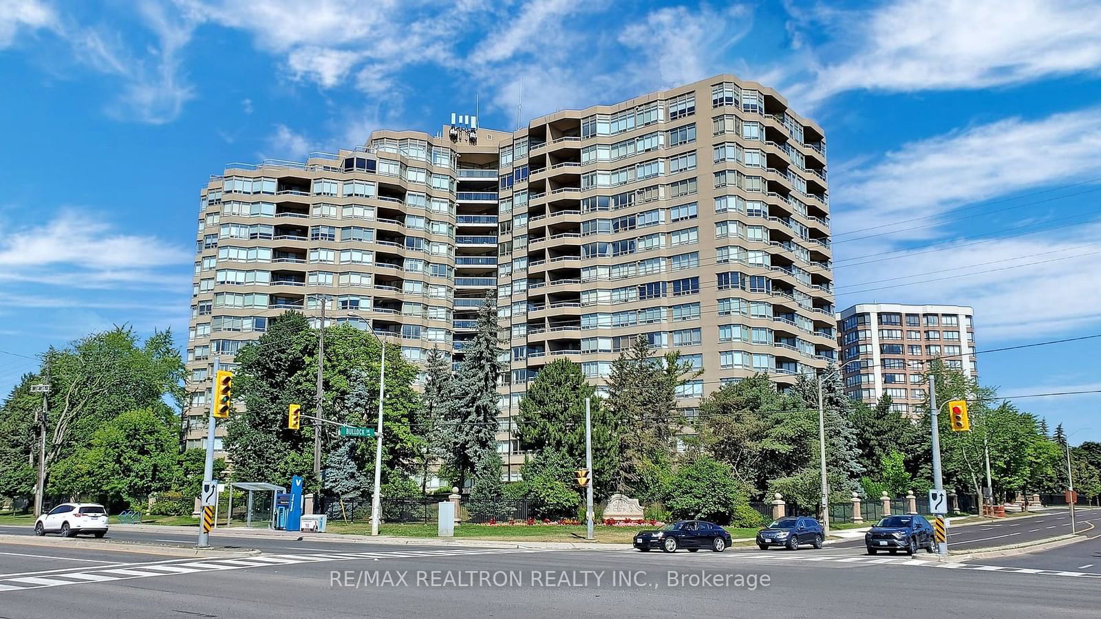 610 Bullock Dr, unit 1015 for sale - image #2