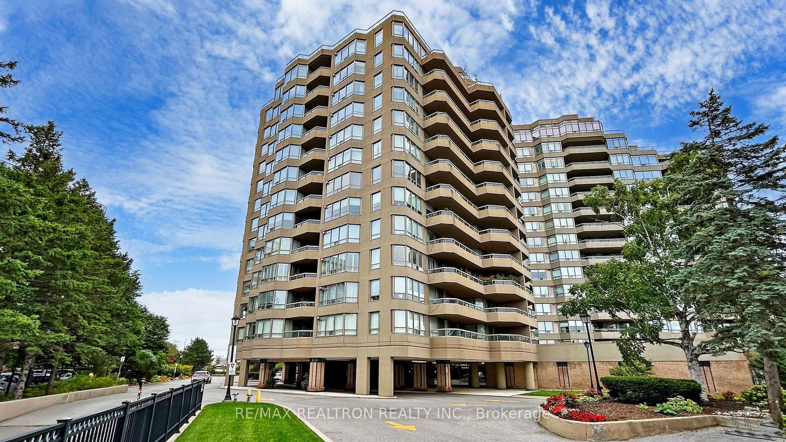 610 Bullock Dr, unit 1015 for sale - image #3