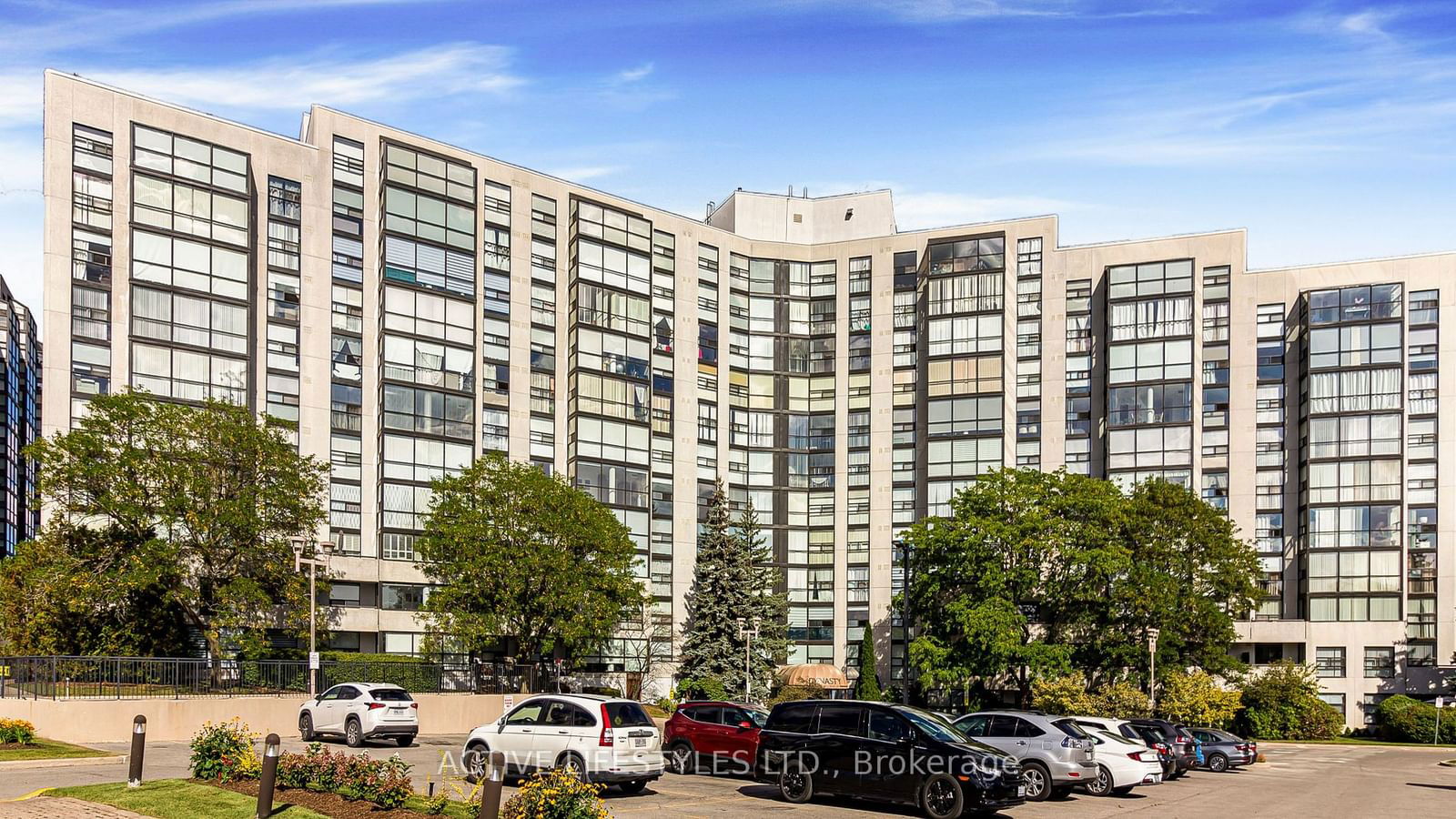 30 Harding Blvd, unit 610 for sale