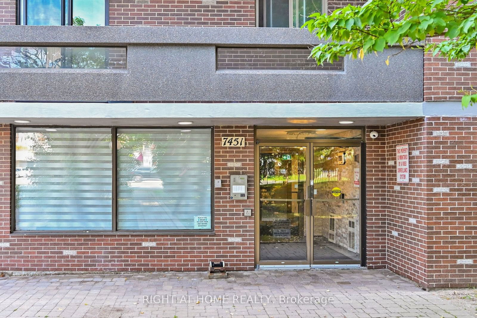 7451 YONGE St E, unit 201 for sale