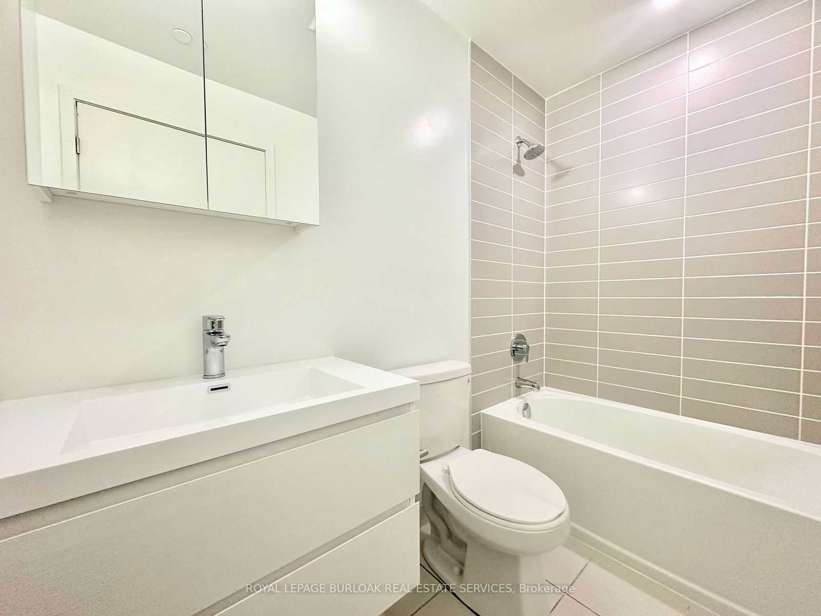 38 Simcoe Prom, unit C307 for rent - image #17