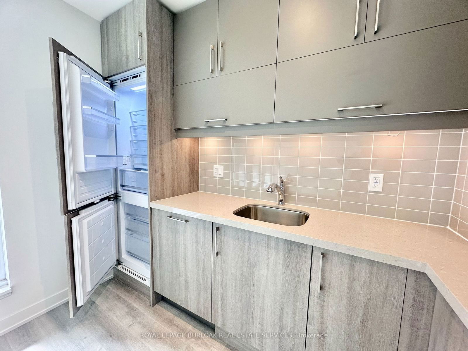 38 Simcoe Prom, unit C307 for rent - image #8