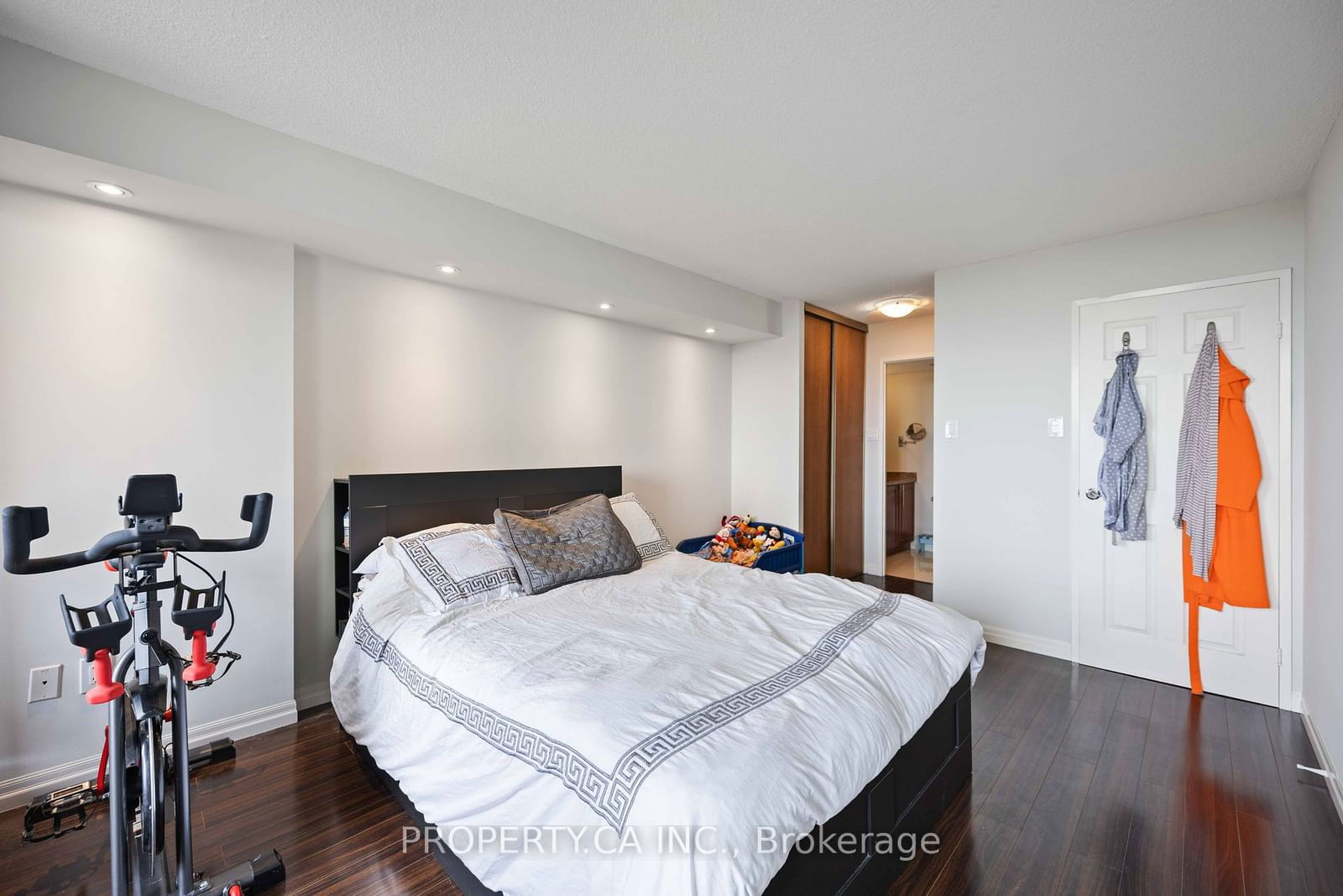 7460 Bathurst St, unit 1108 for rent