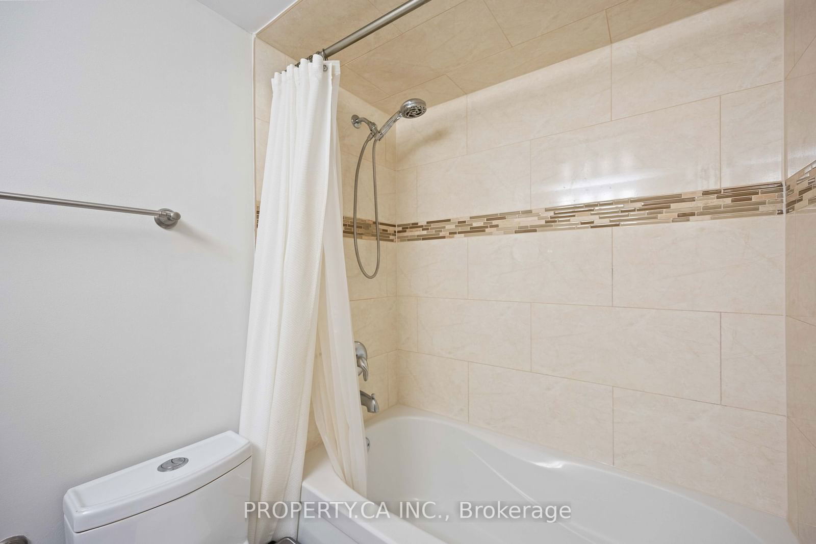 7460 Bathurst St, unit 1108 for rent - image #32