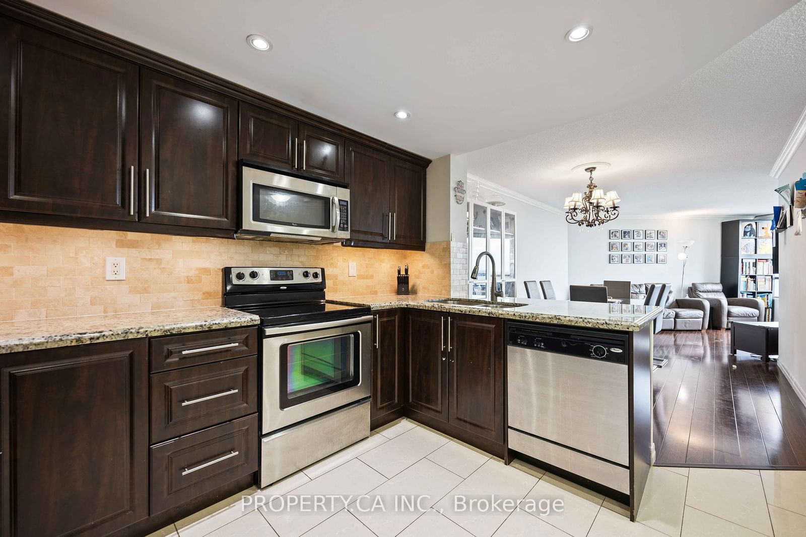 7460 Bathurst St, unit 1108 for rent - image #8