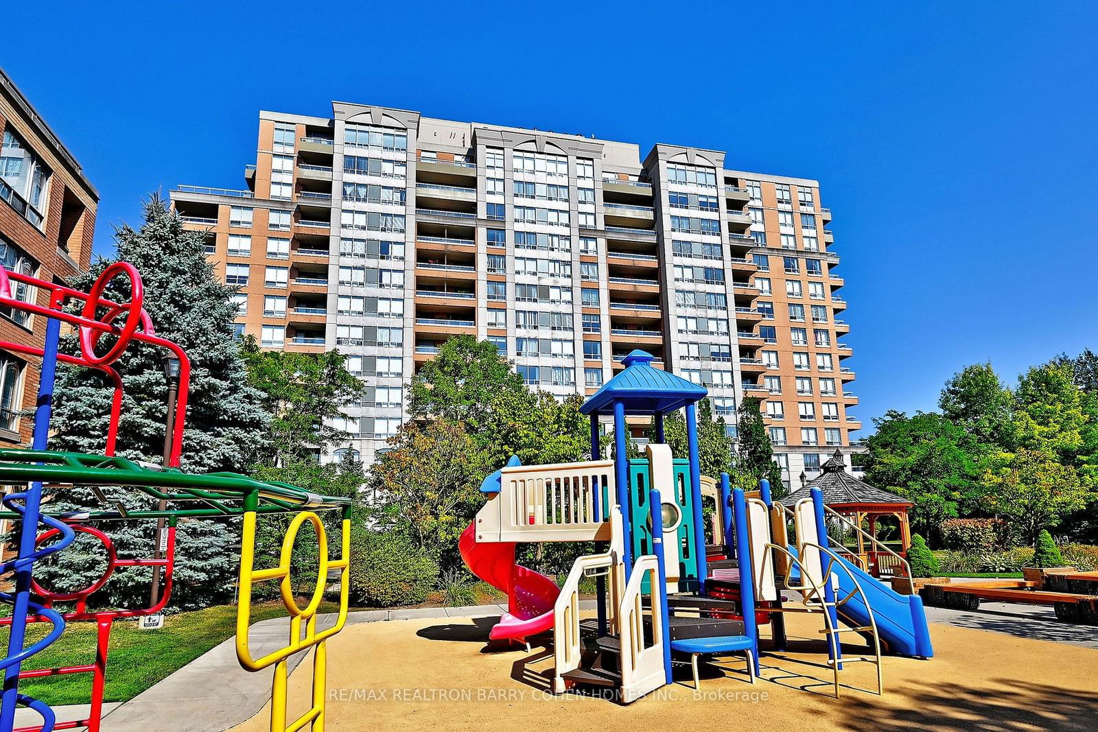 29 Northern Hts Dr S, unit 207 for sale