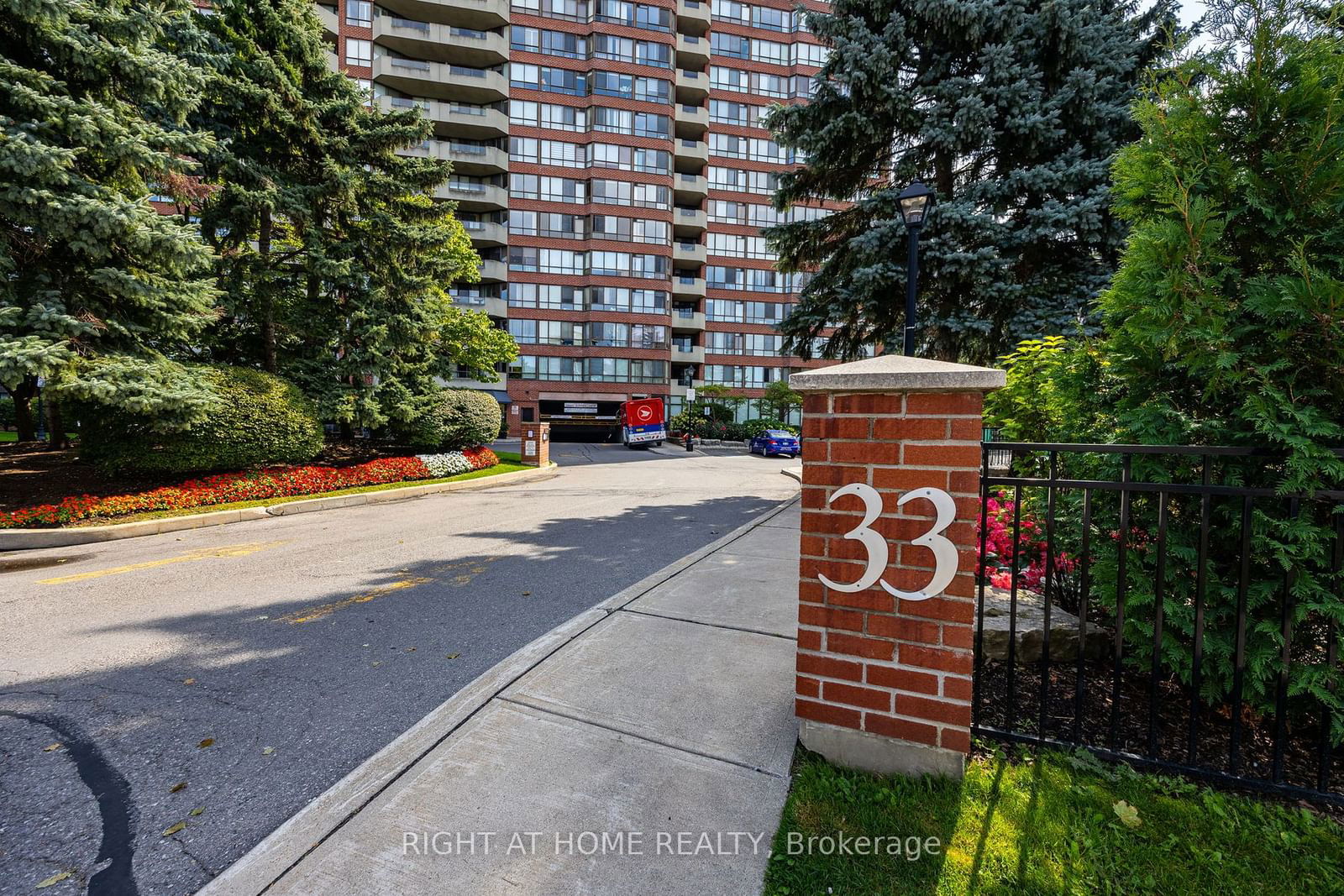 33 Weldrick Rd E, unit 1410 for sale