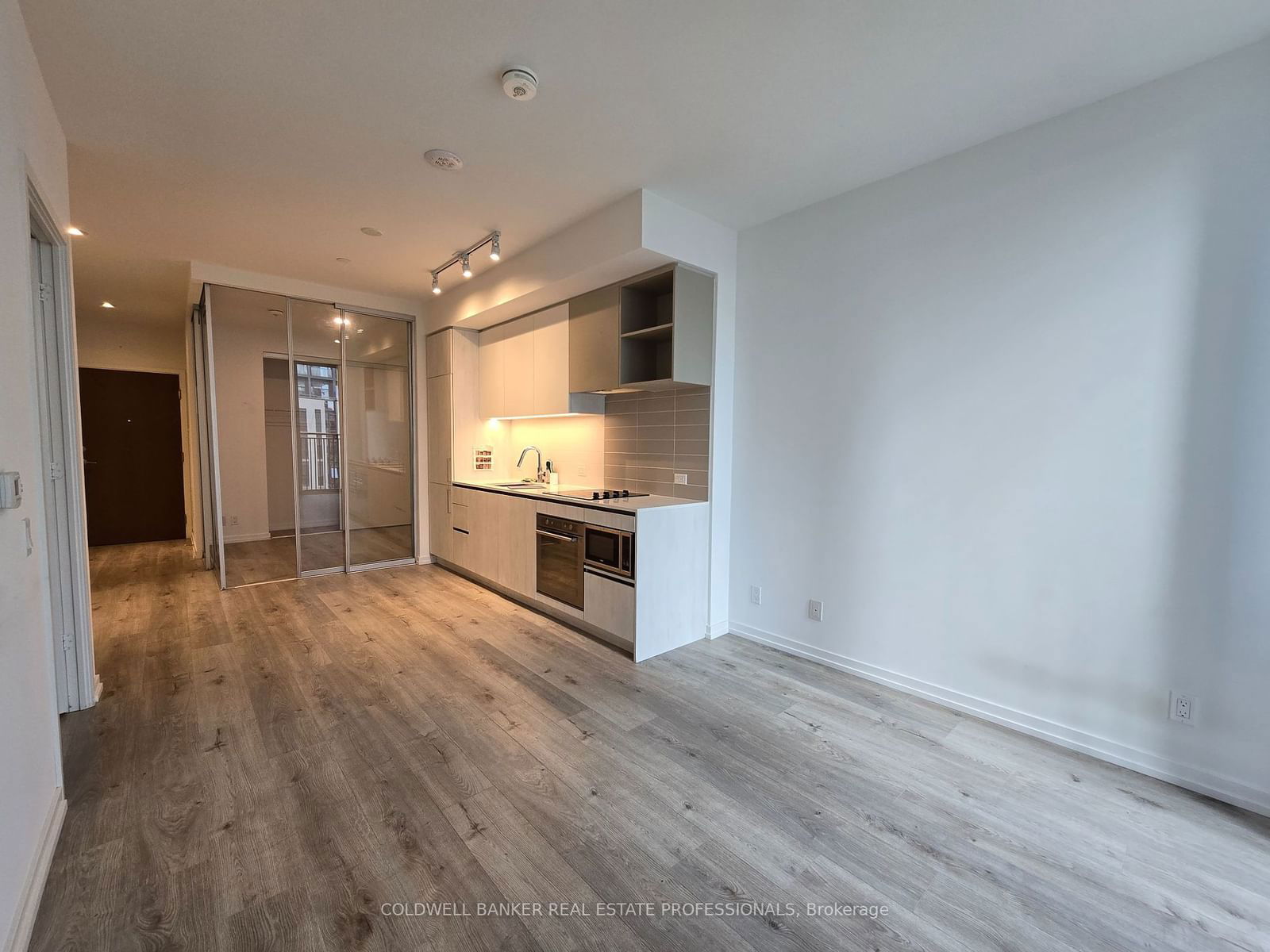 7890 Jane St, unit 502 for rent