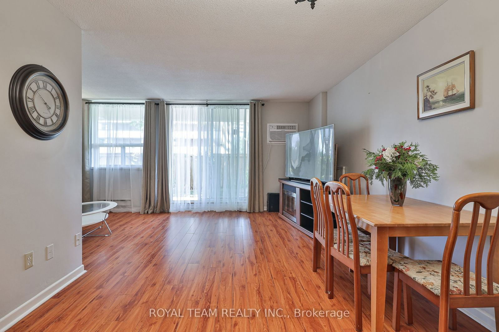 1 Royal Orchard Blvd, unit 104 for sale