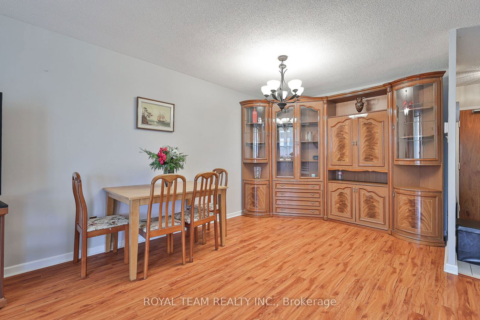 1 Royal Orchard Blvd, unit 104 for sale