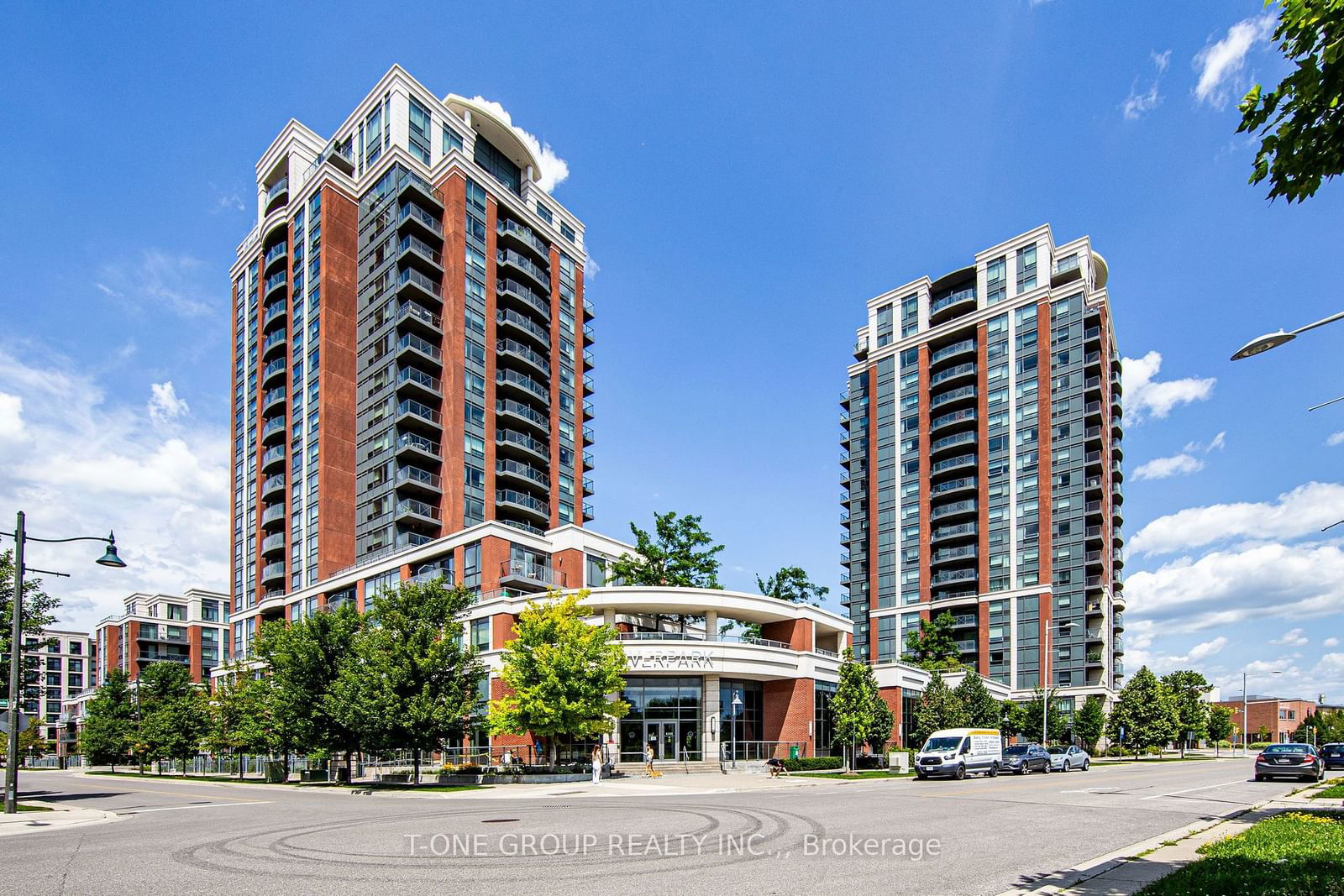 1 Uptown Dr, unit 906 for sale