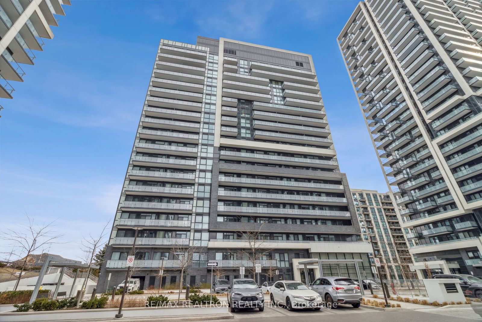 75 Oneida Cres, unit 310 for sale