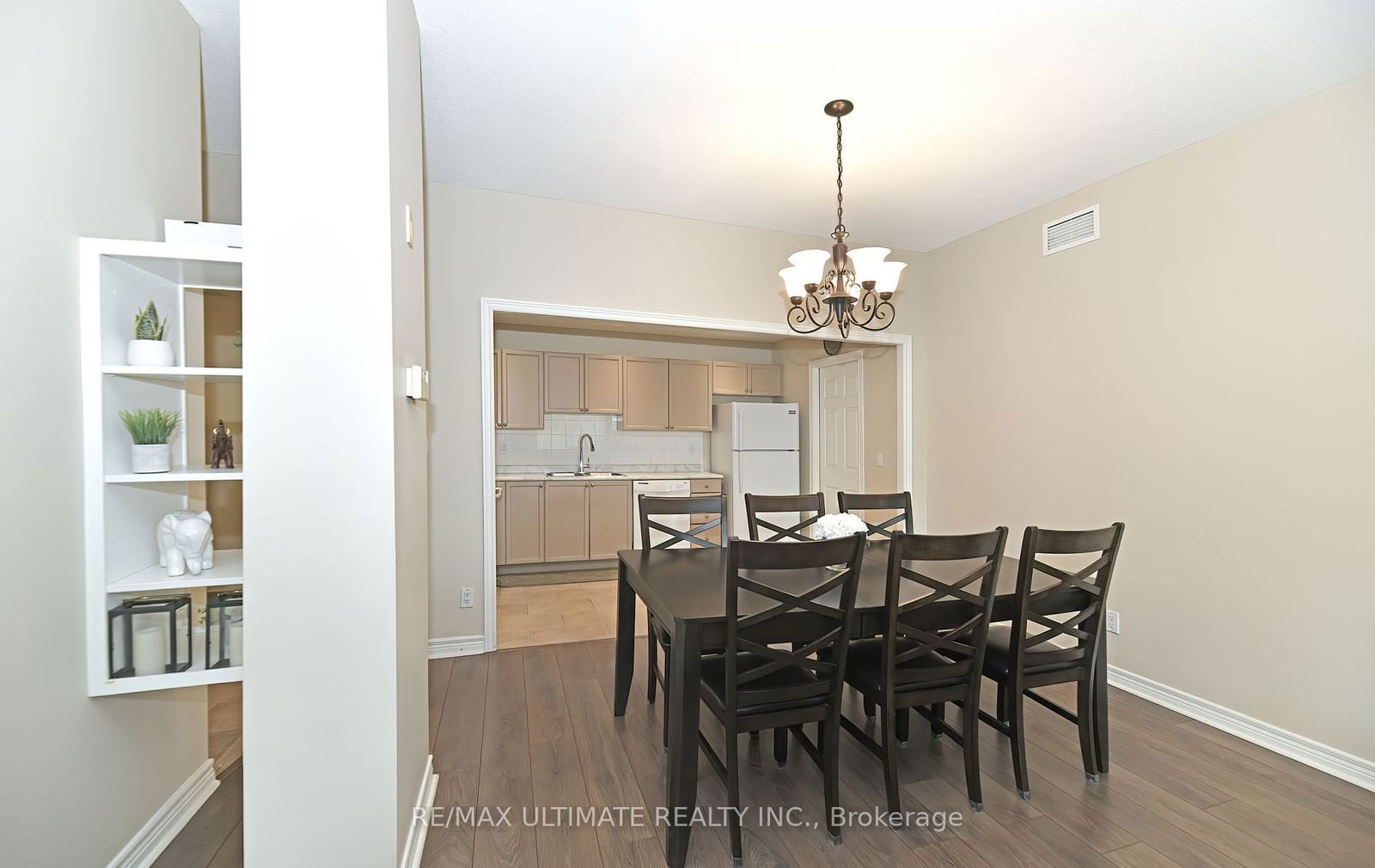 121 Woodbridge Ave, unit 319 for sale