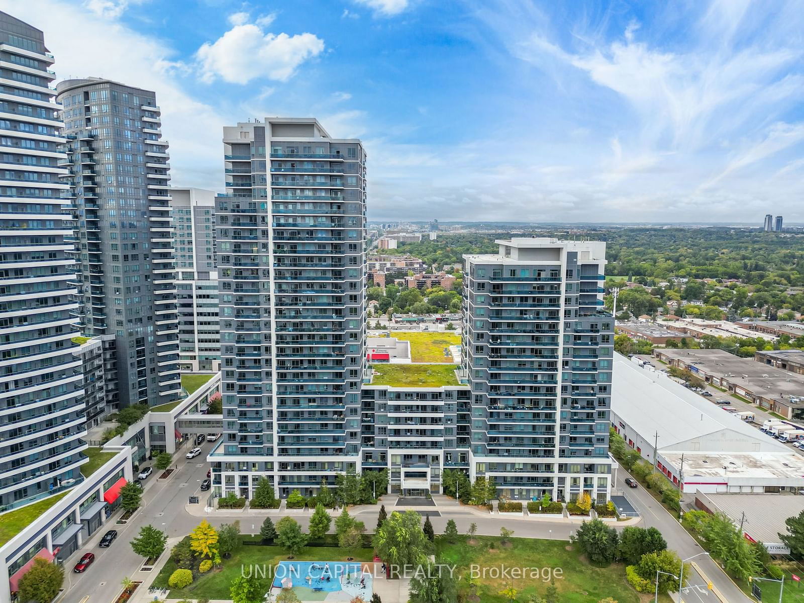 7167 Yonge St, unit 822 for sale