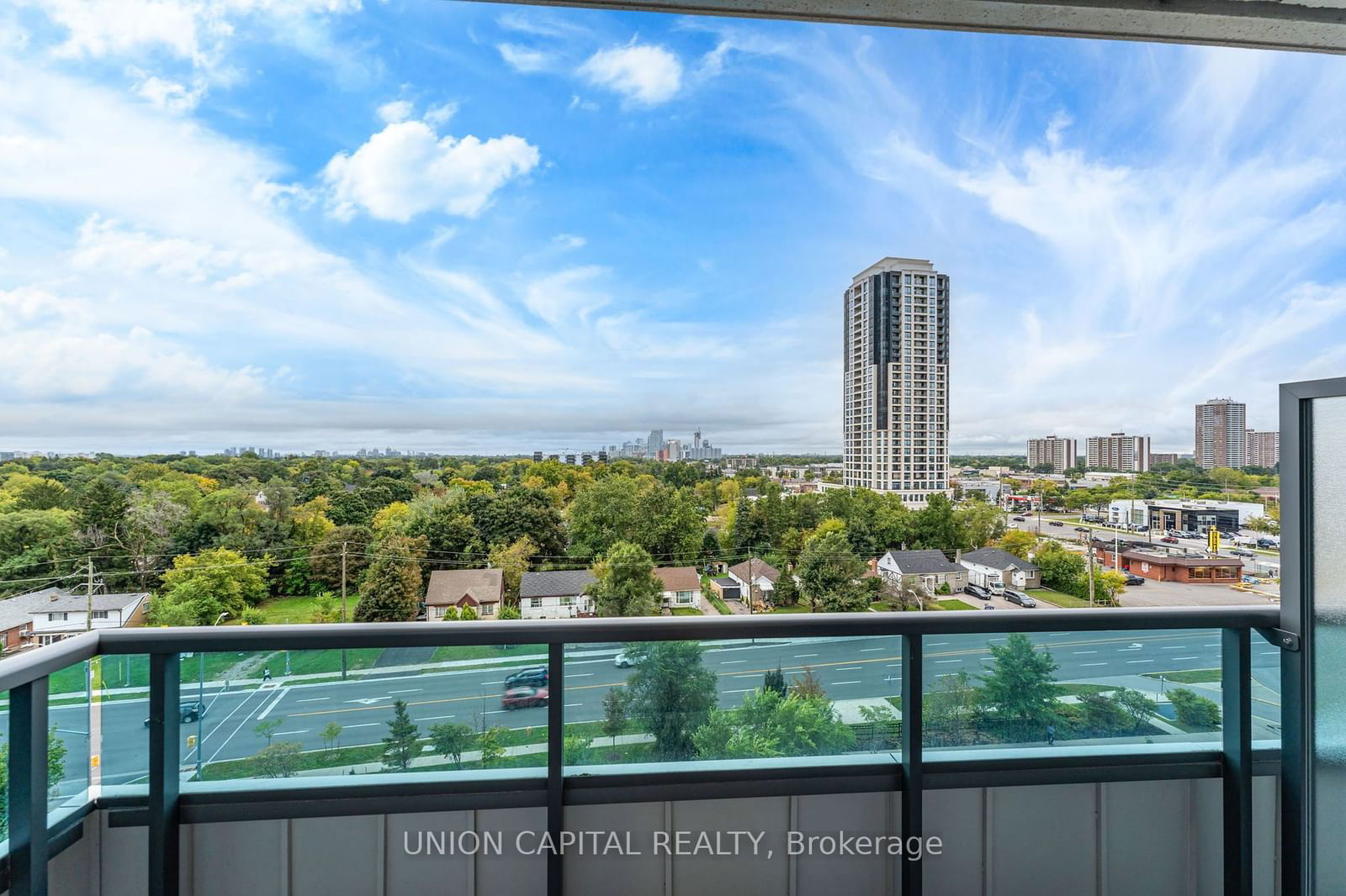 7167 Yonge St, unit 822 for sale