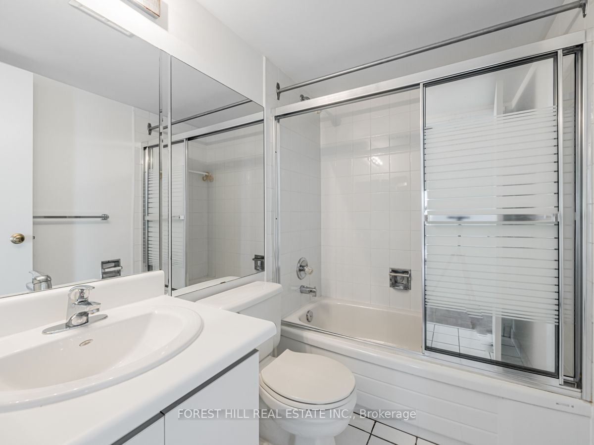 7460 Bathurst St, unit 710 for sale