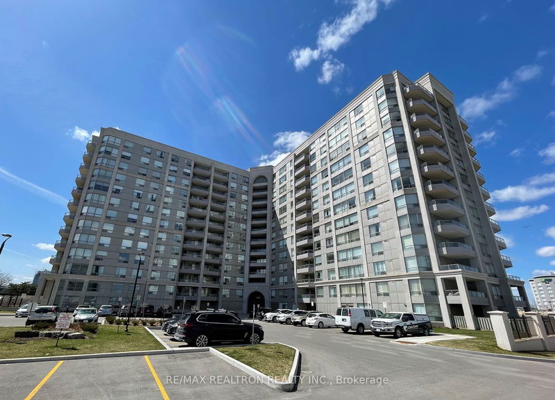 9015 Leslie St, unit 1008 for rent