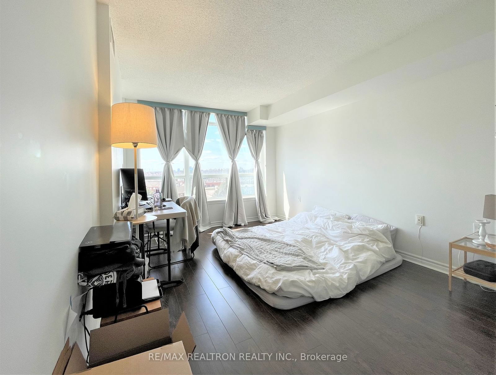 9015 Leslie St, unit 1008 for rent