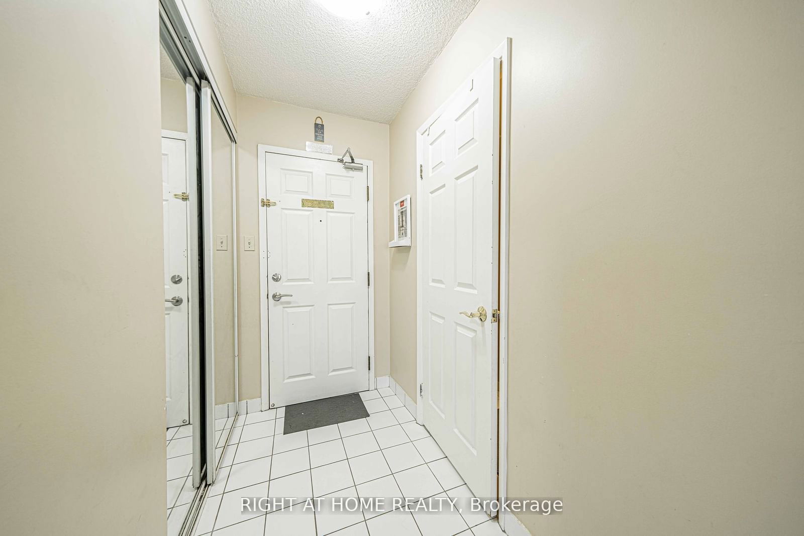 309 Major Mackenzie Dr E, unit 806 for rent