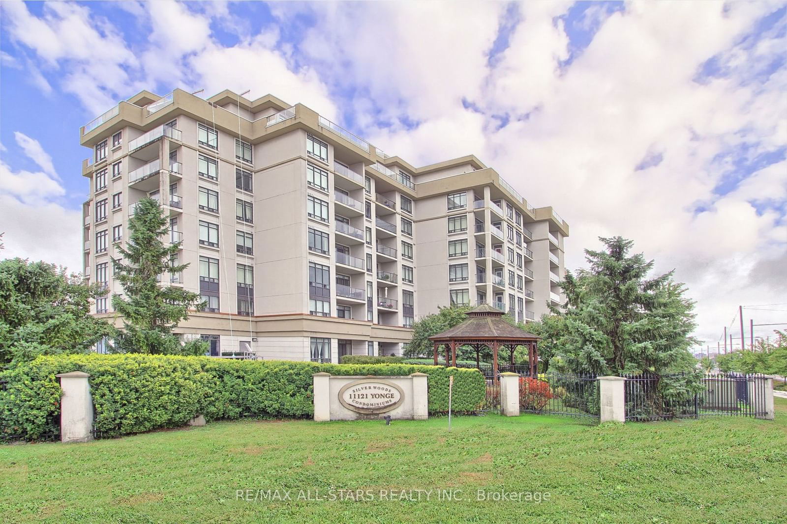 Silverwoods Condominium, Richmond Hill, Toronto