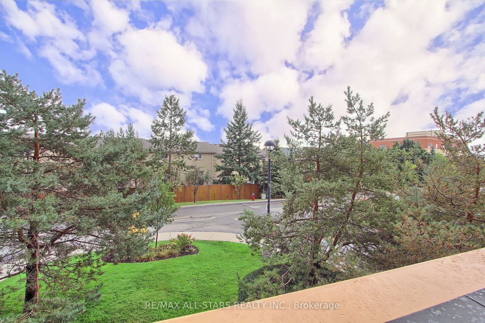 Silverwoods Condominium, Richmond Hill, Toronto