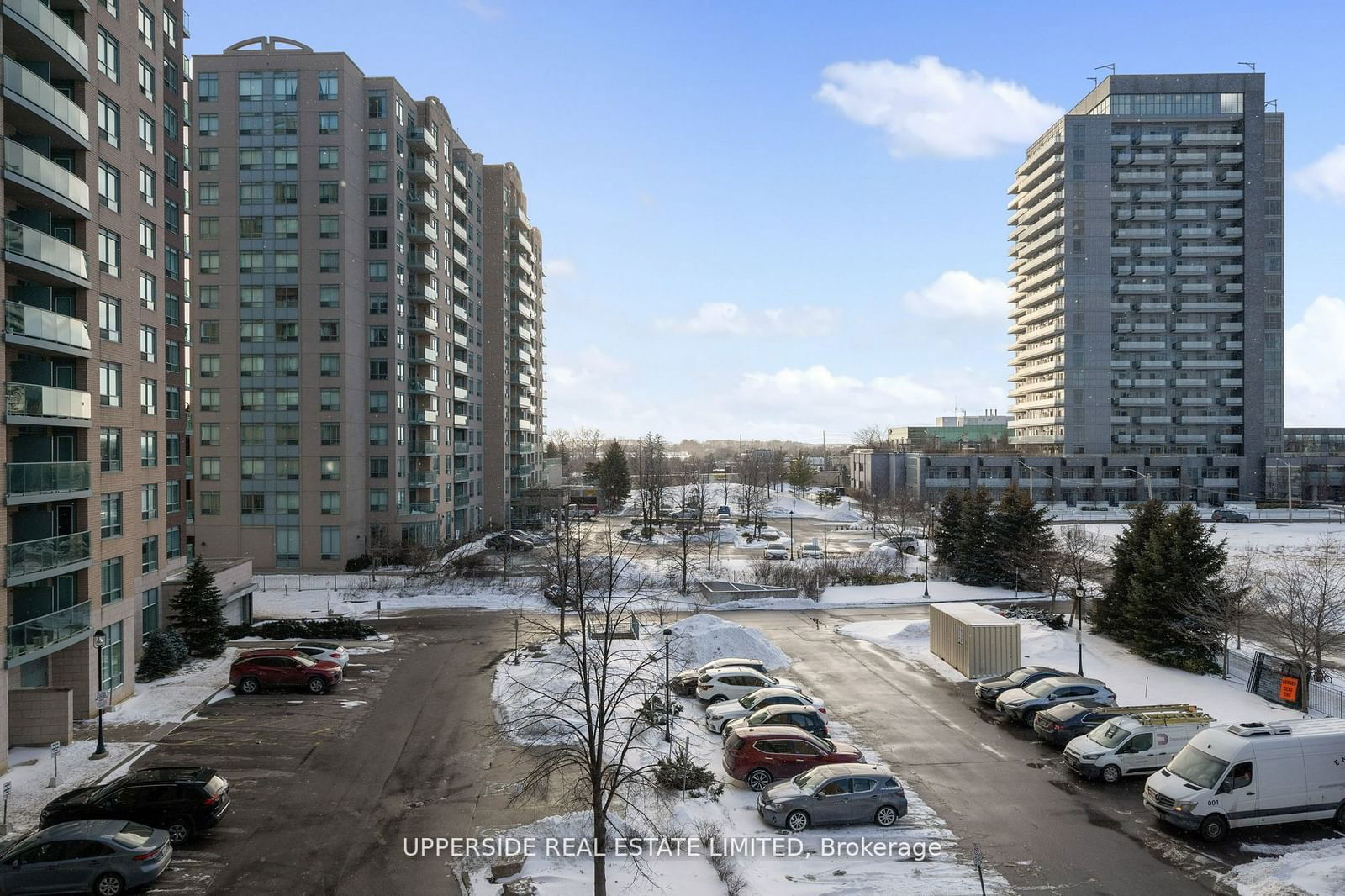 11 Oneida Cres, unit 402 for rent