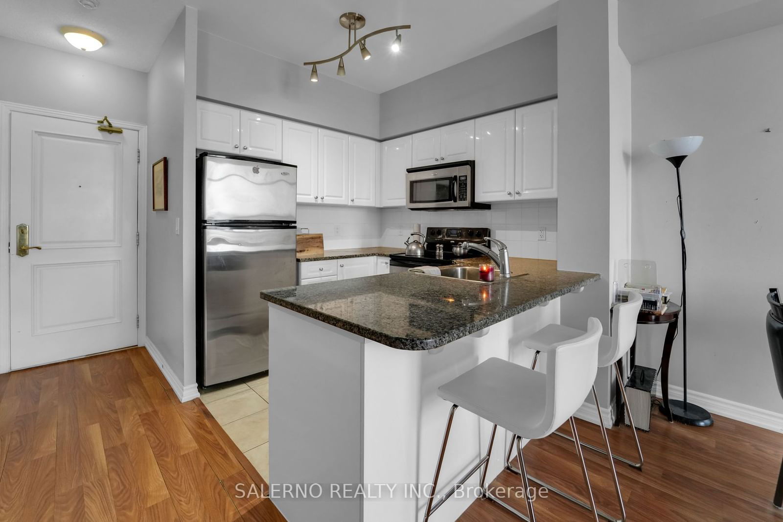 9225 Jane St, unit 1003 for sale