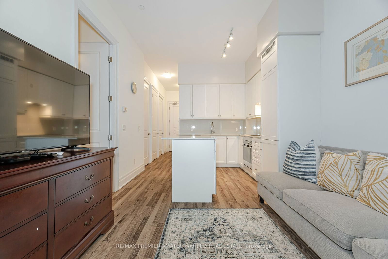 9085 Jane St, unit 101 for sale