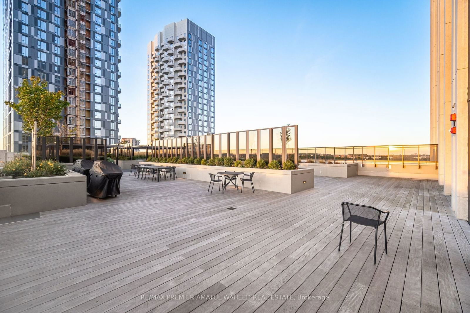 9085 Jane St, unit 101 for sale