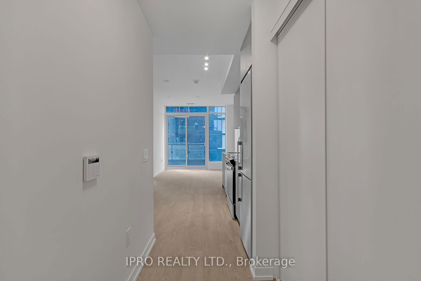 8868 YONGE St, unit 801E for rent