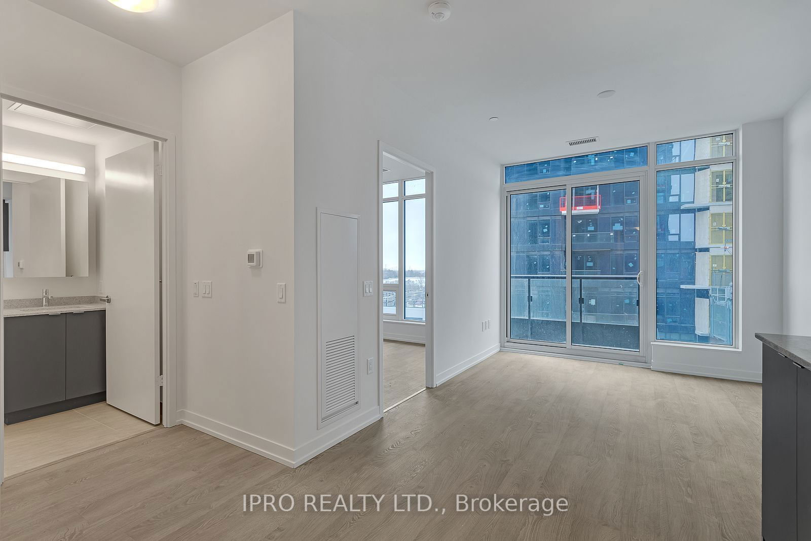 8868 YONGE St, unit 801E for rent