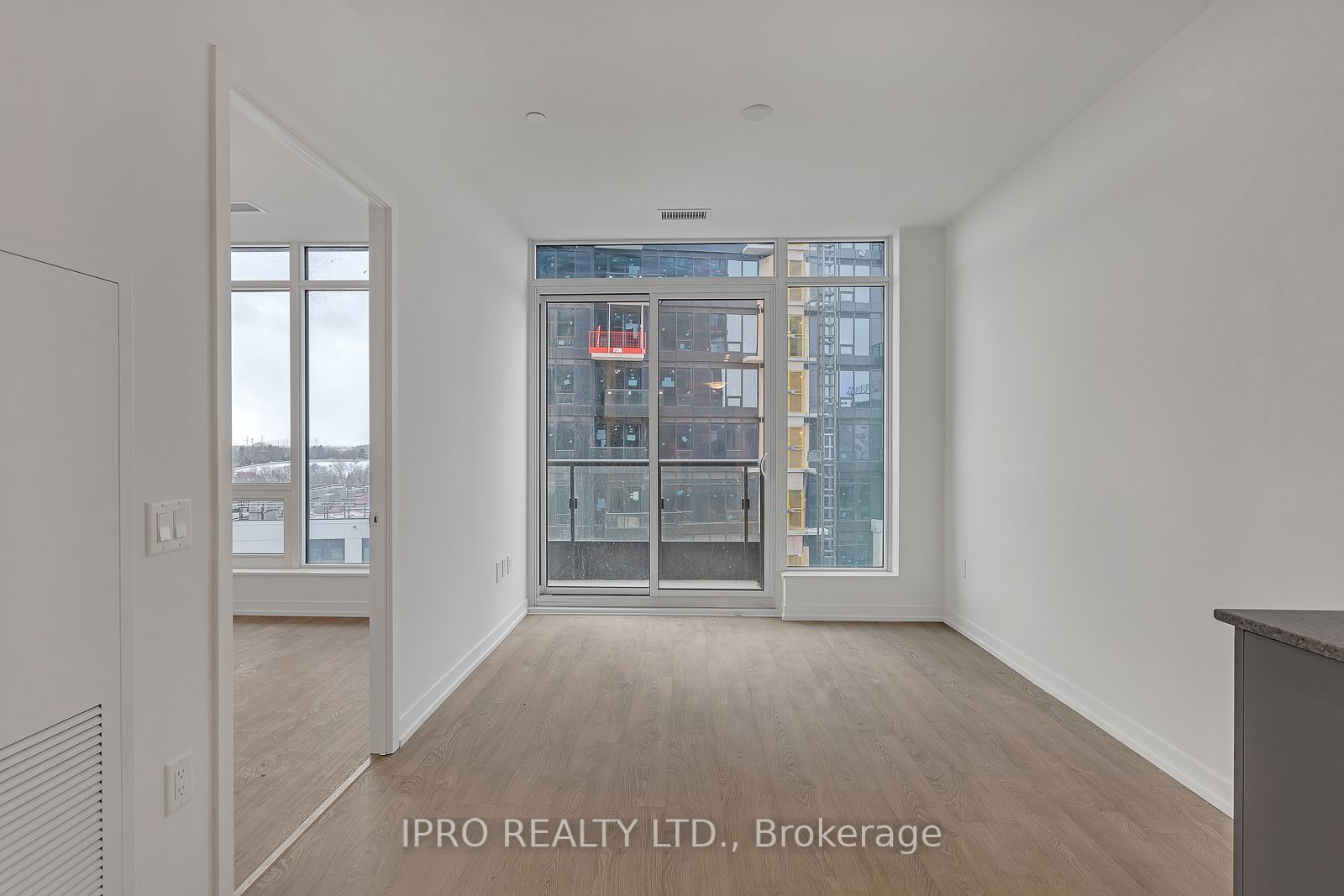 8868 YONGE St, unit 801E for rent