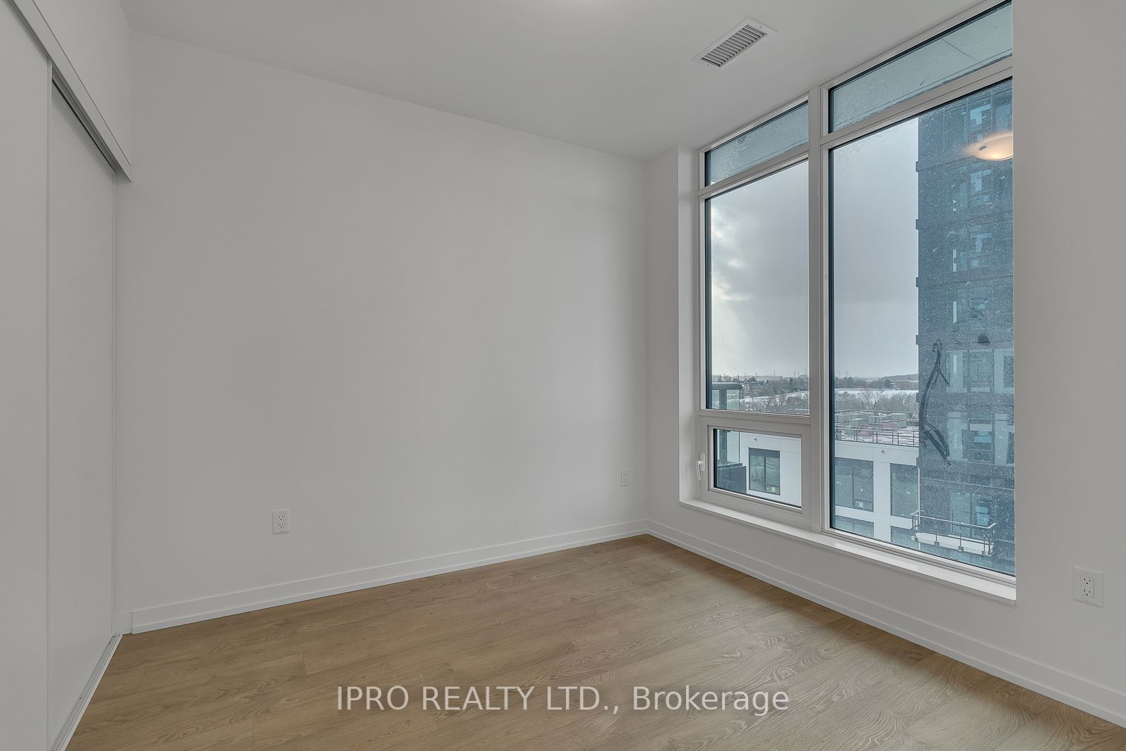 8868 YONGE St, unit 801E for rent