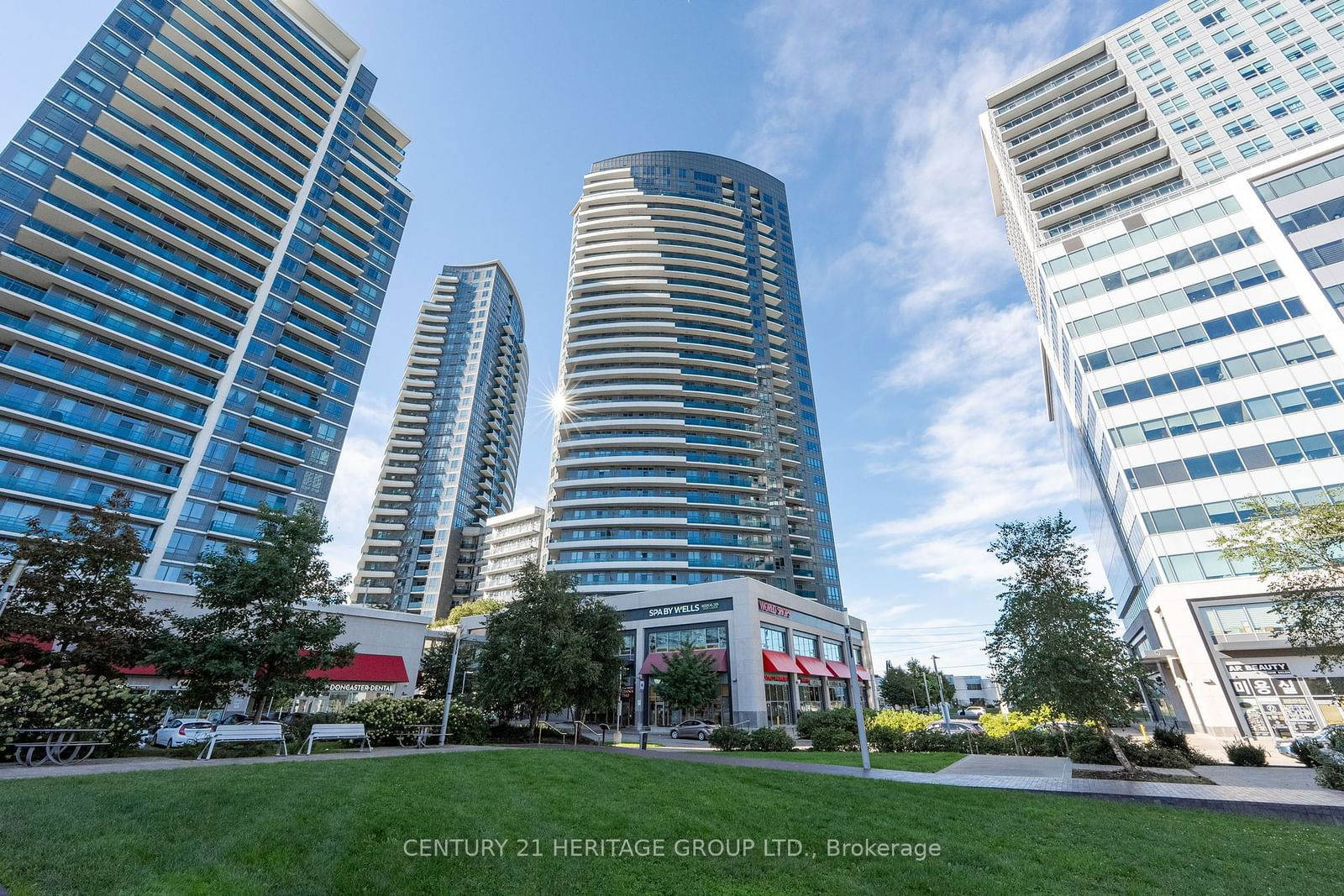 7171 Yonge St, unit 306 for sale